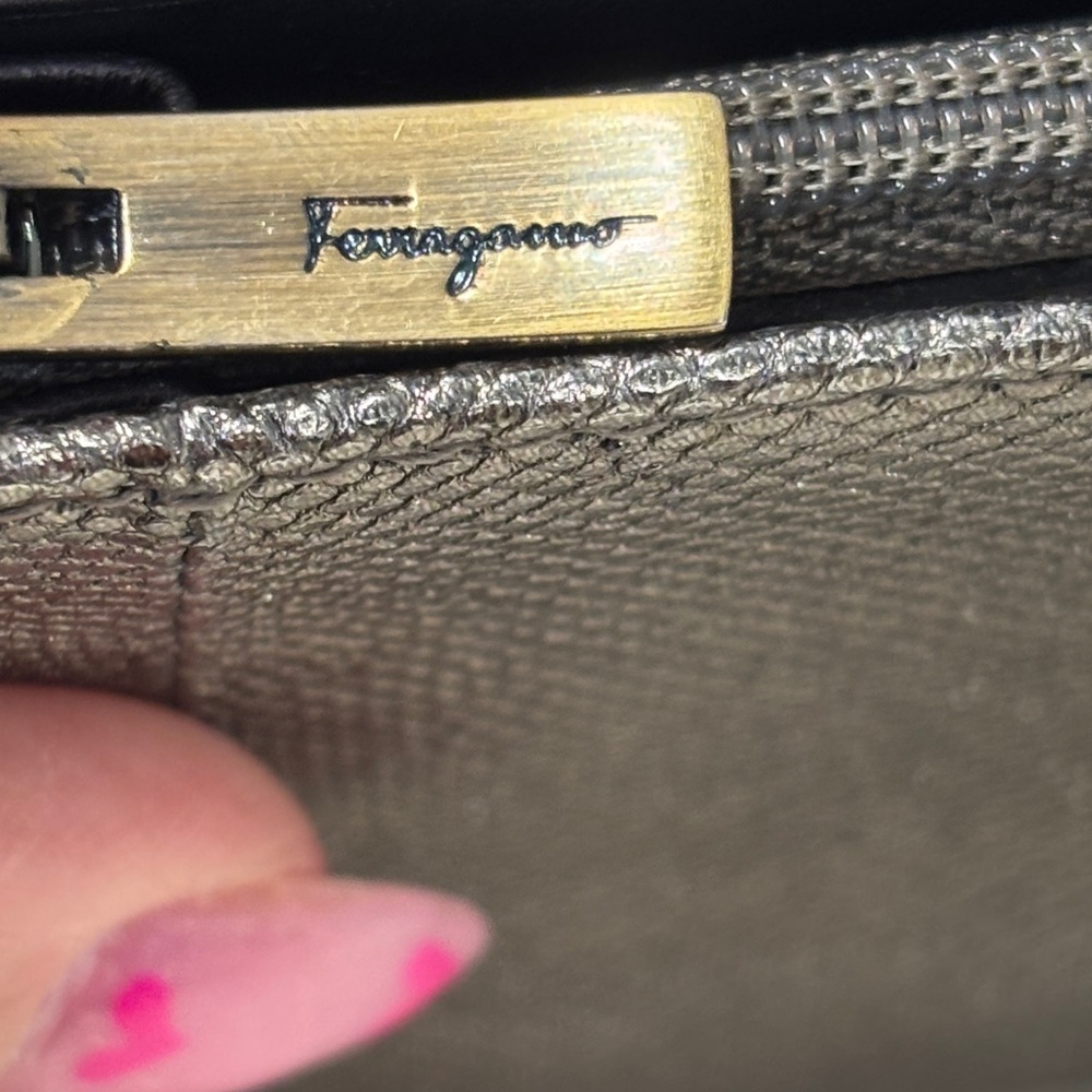 Salvatore Ferragamo Vintage Metallic Silver Wallet - Picture 8 of 13